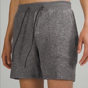 lululemon NWT Textured Tech Short 7” -Large- Grey